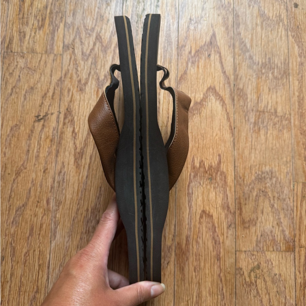 Reef Men's Tan and Black Flip Flops Size 10 - Picture 6 of 9